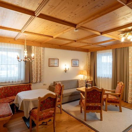 エルマウ Haus Garden Bed & Breakfast エクステリア 写真
