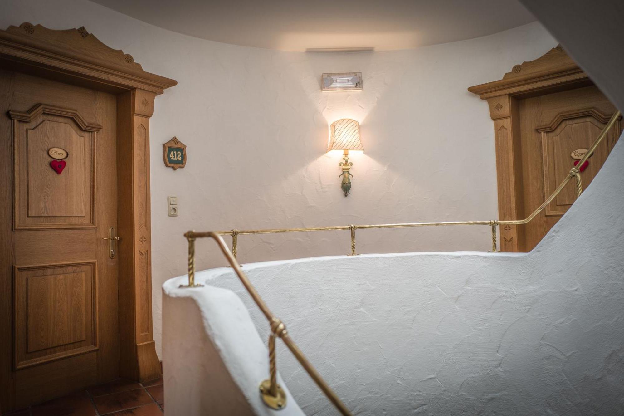 エルマウ Haus Garden Bed & Breakfast エクステリア 写真