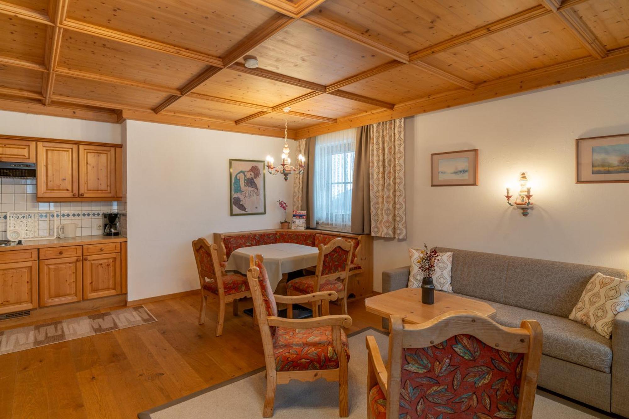 エルマウ Haus Garden Bed & Breakfast エクステリア 写真